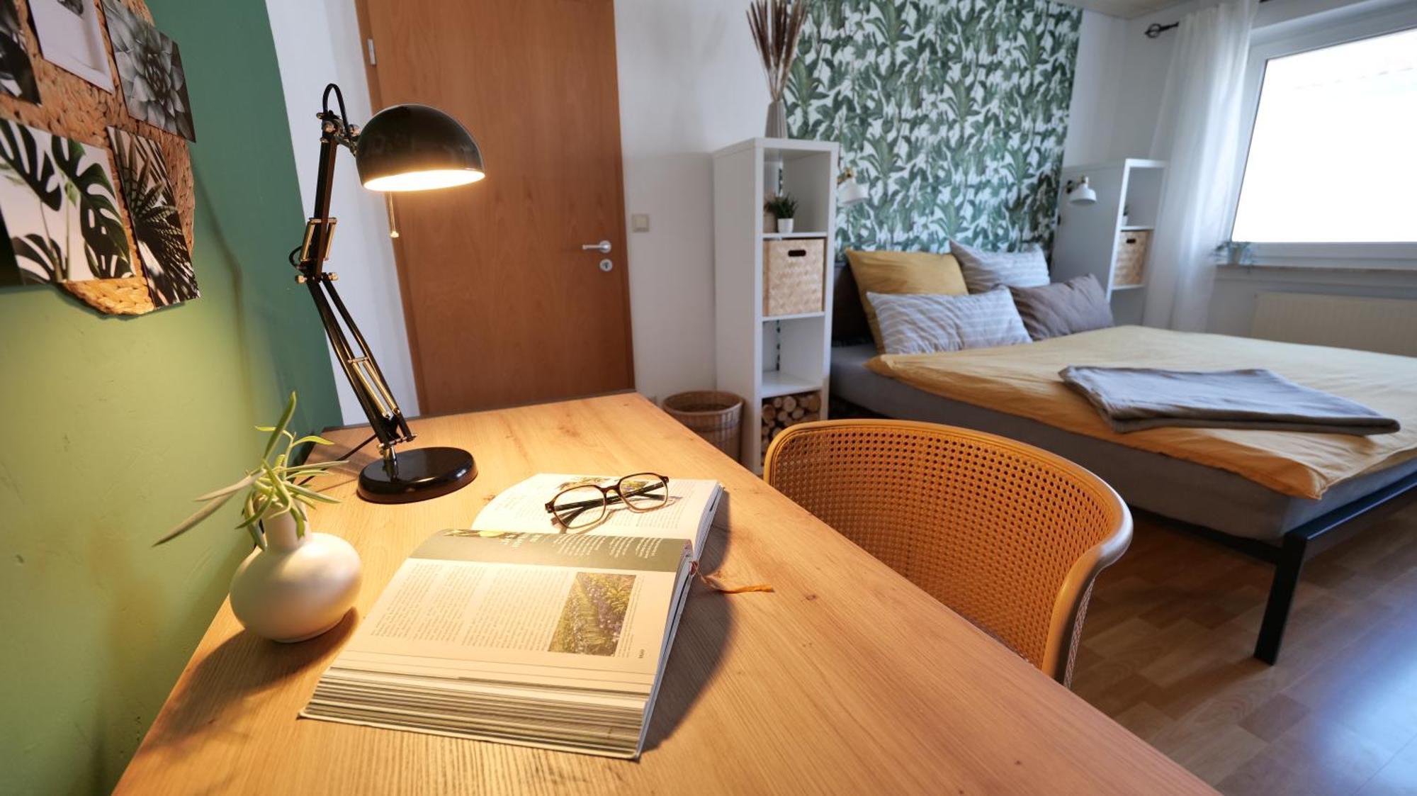 Plant Apartment Eutingen im Gau Luaran gambar